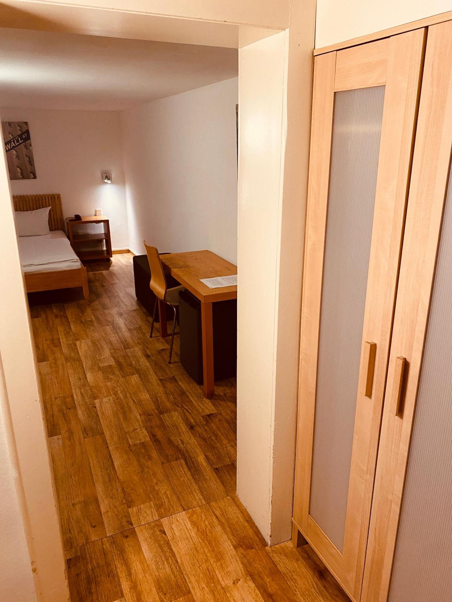 Stay Inn Central Station Frankfurt am Main Rum bild